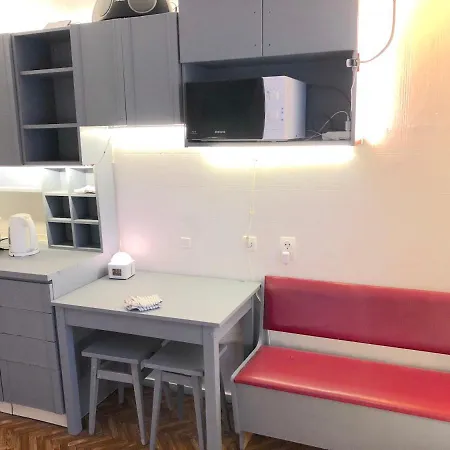 Hostel центр жд вокзал метро университет кпи ул дмитриевская 1 напротив цирка